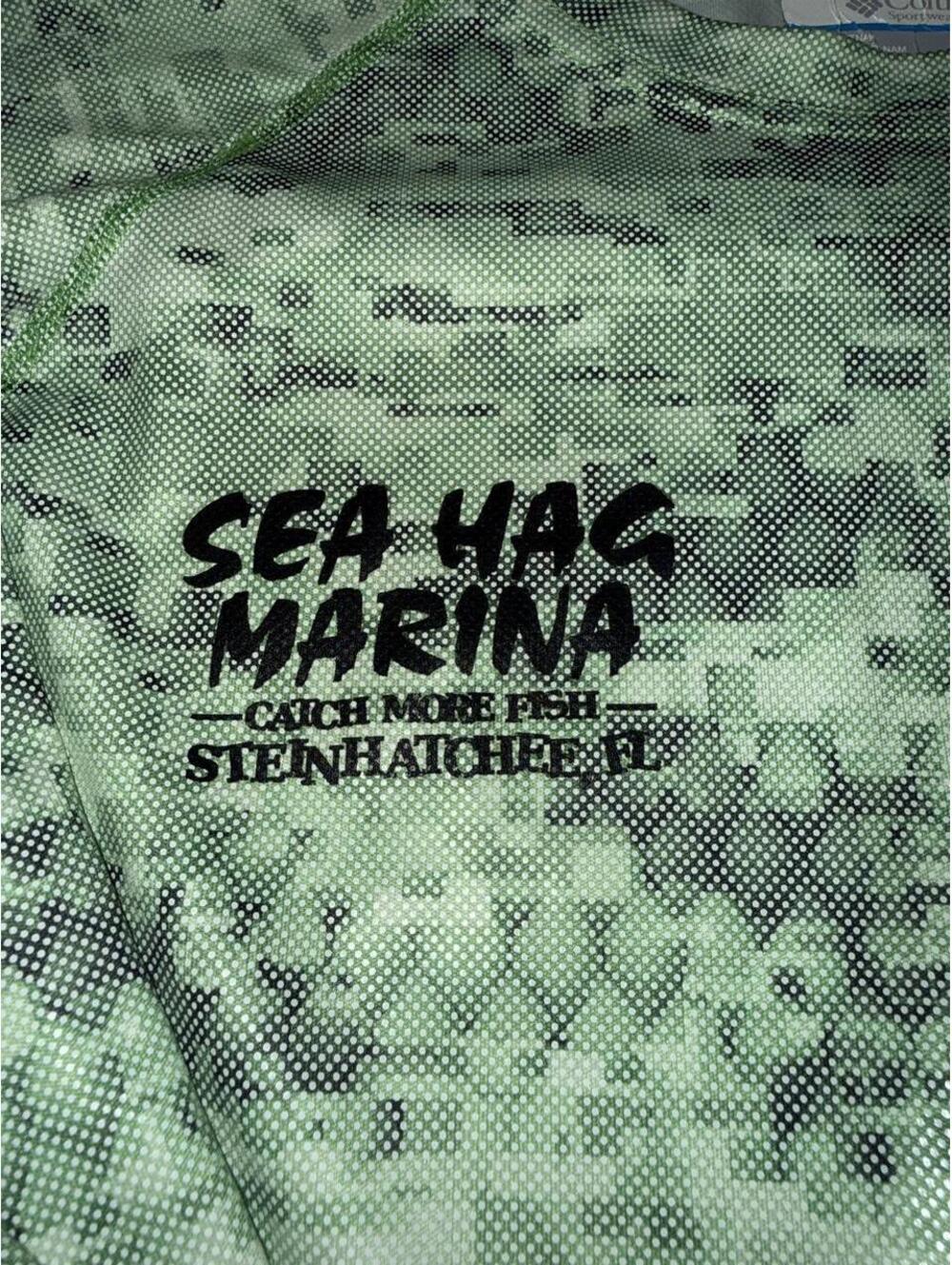 Columbia Digital Camo Fishing Shirt Sea Hag Marina Florida Gorpcore Coastal